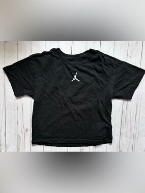 Girl’s Jordan Boxy Crop T-Shirt (size M)